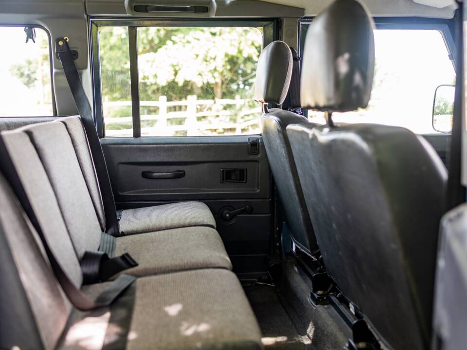Image 27/50 of Land Rover 110 (1988)