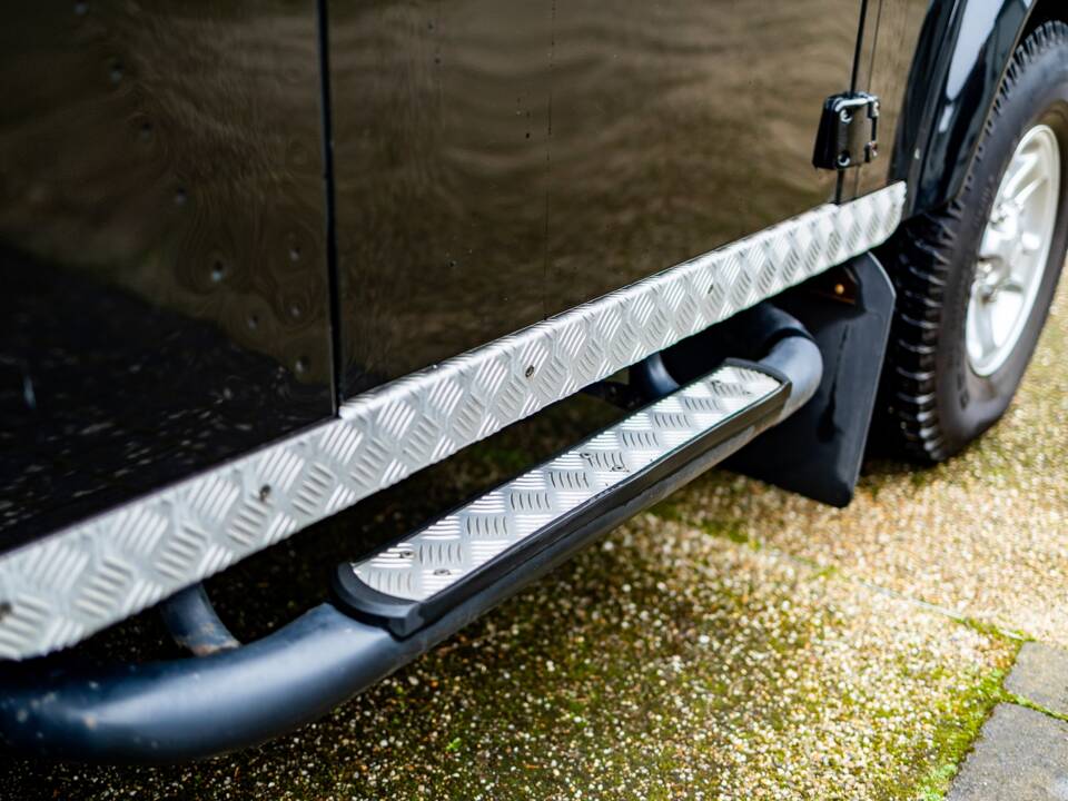 Image 15/50 of Land Rover Defender 90 (2012)