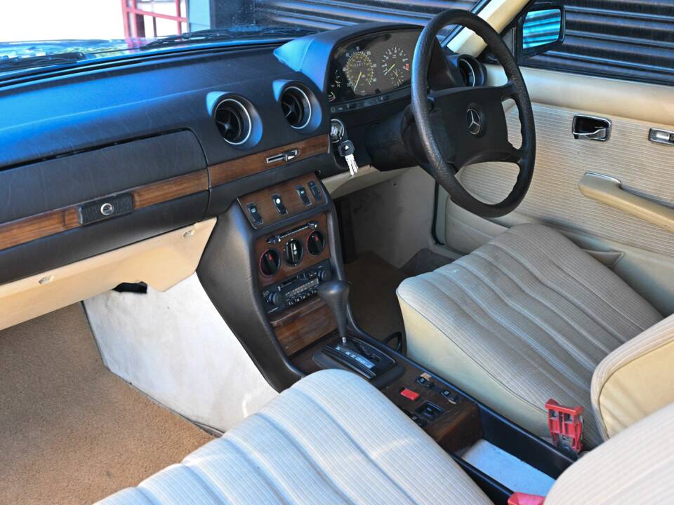 Bild 36/50 von Mercedes-Benz 280 CE (1983)