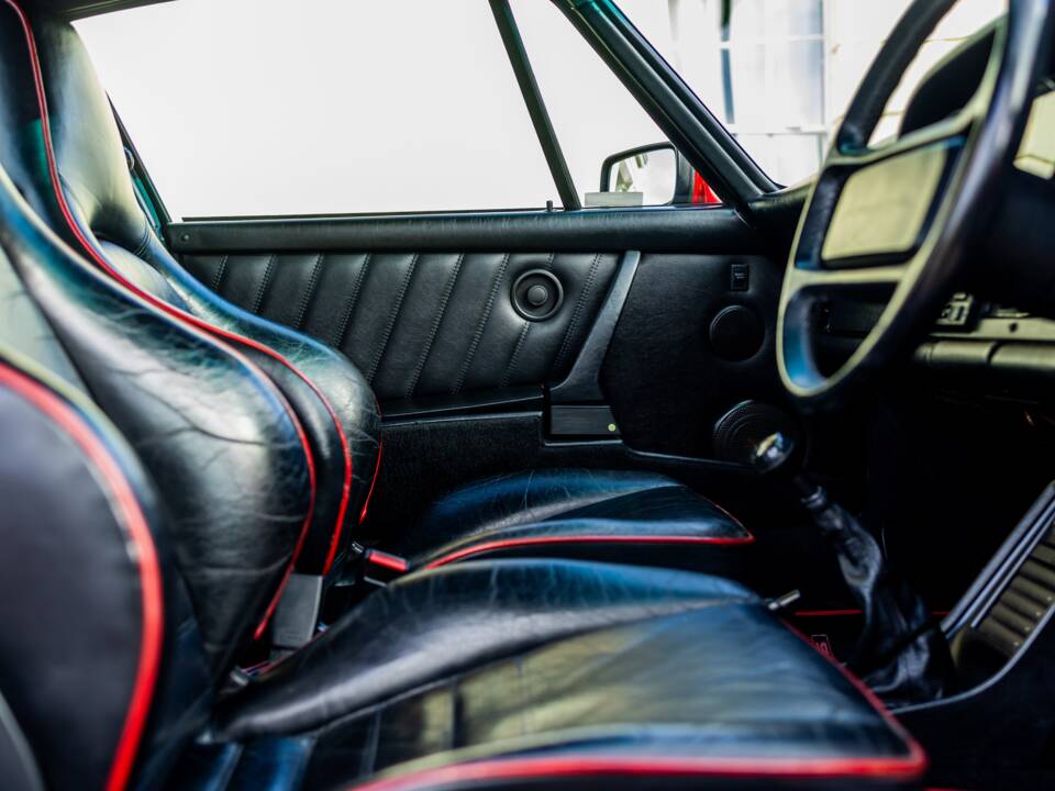 Bild 40/50 von Porsche 911 Carrera 3.2 (1989)