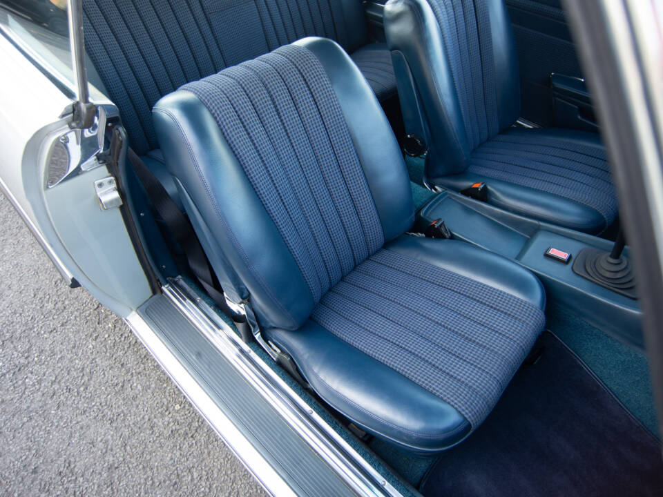 Imagen 17/39 de Mercedes-Benz 350 SLC (1972)