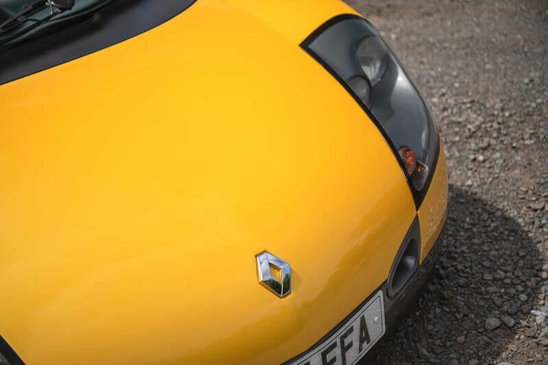 Image 32/34 of Renault Sport Spider (1998)