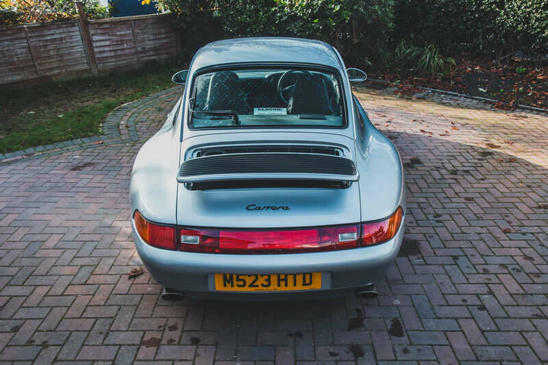 Image 14/50 of Porsche 911 Carrera (1994)