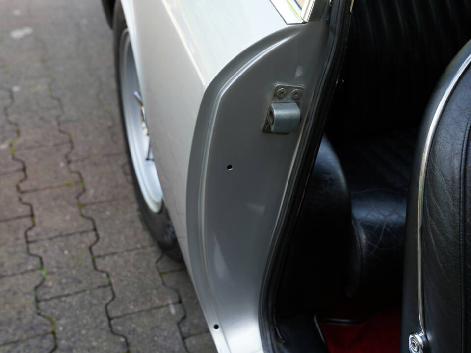 Image 49/50 of Ferrari 365 GT 2+2 (1970)