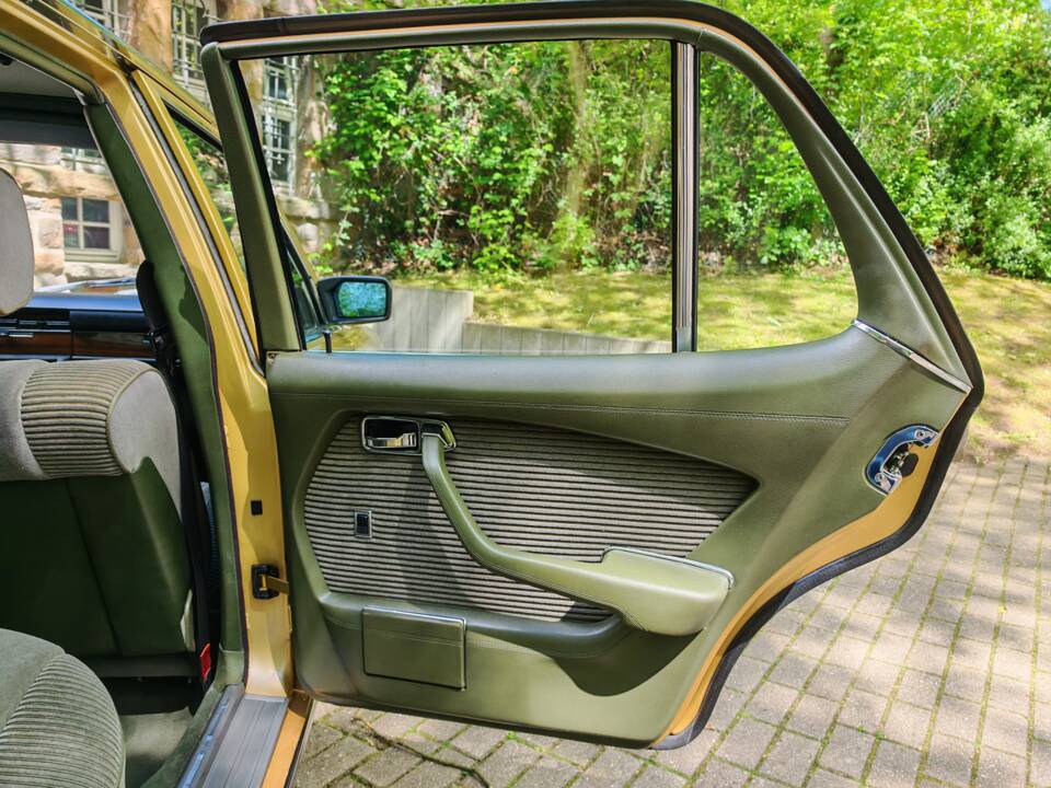 Bild 19/28 von Mercedes-Benz 280 SE (1974)