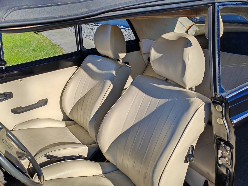 Bild 24/35 von Volkswagen Käfer 1303 LS (1975)