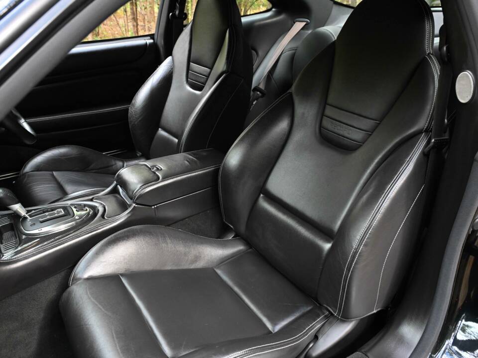 Image 36/50 of Jaguar XKR (2006)