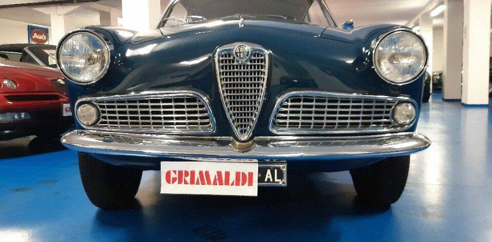 Image 8/33 of Alfa Romeo Giulia 1600 Sprint (1963)