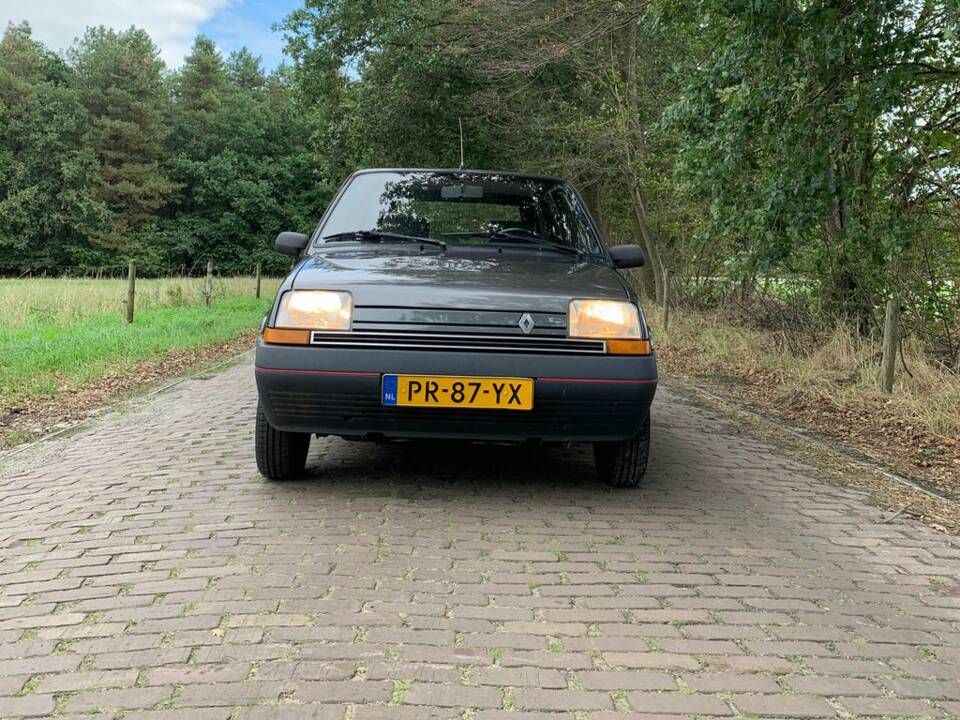 Image 3/8 of Renault R 5 (1986)