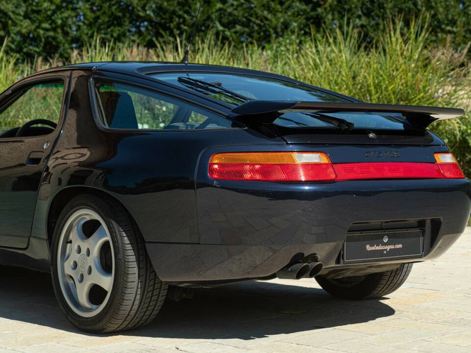 Afbeelding 21/50 van Porsche 928 GTS (1992)