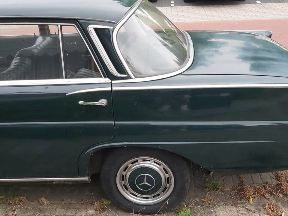 Bild 7/8 von Mercedes-Benz 220 SE b (1964)