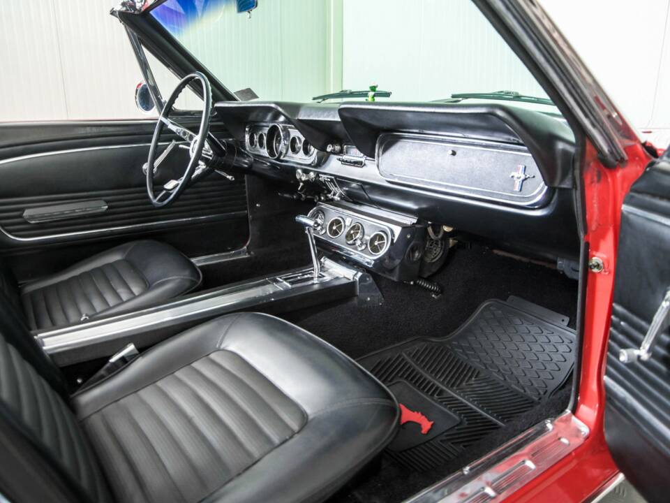 Image 16/50 of Ford Mustang 289 (1966)