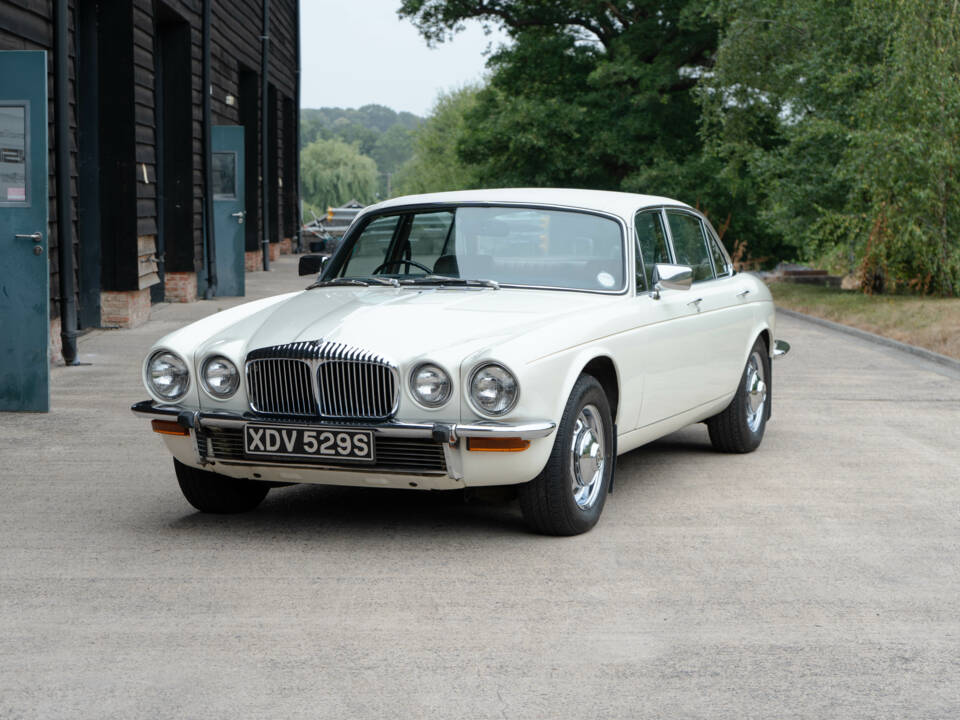 Immagine 11/50 di Daimler Sovereign 4.2 (1978)
