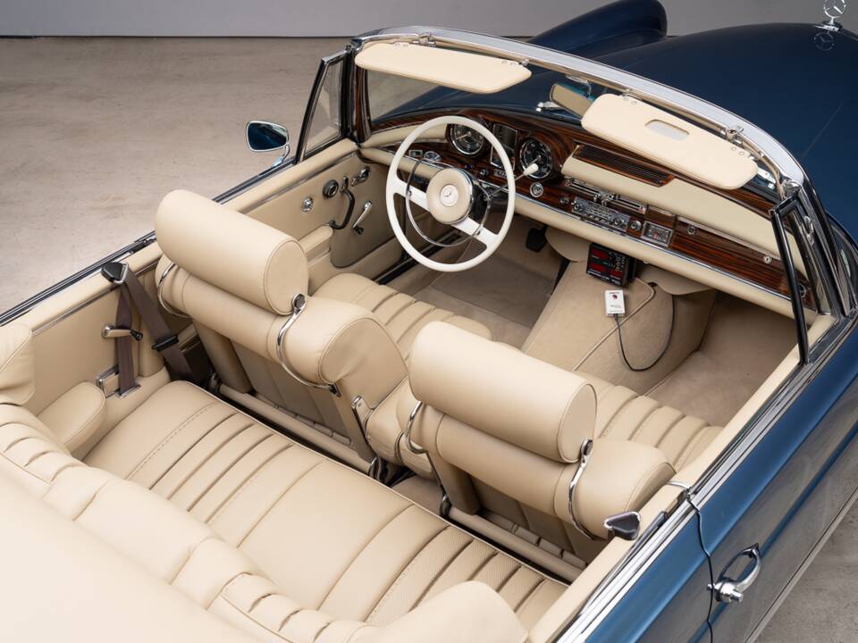 Bild 19/34 von Mercedes-Benz 250 SE (1966)