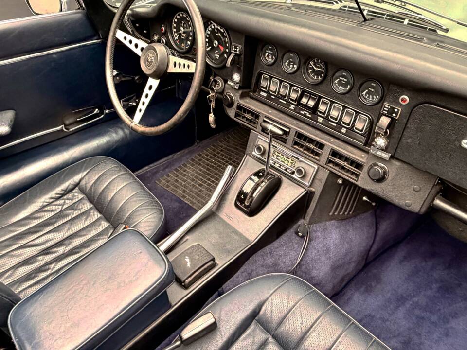 Image 12/18 de Jaguar Type E V12 (1973)