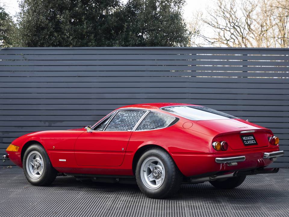 Image 2/39 de Ferrari 365 GTB&#x2F;4 Daytona (1972)