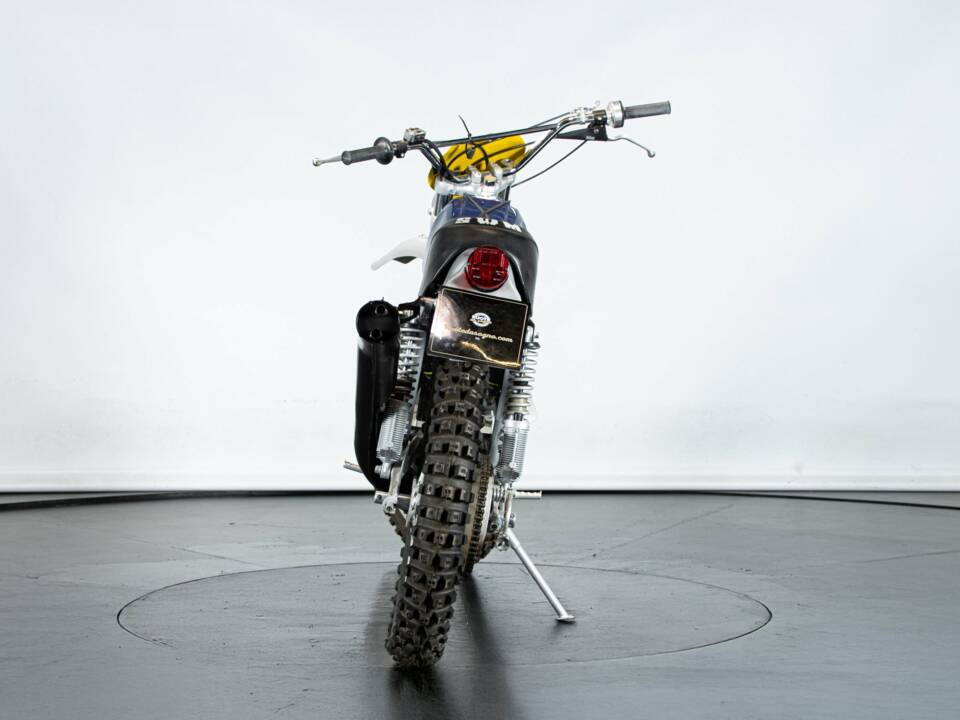 Immagine 7/50 di SWM DUMMY (1975)