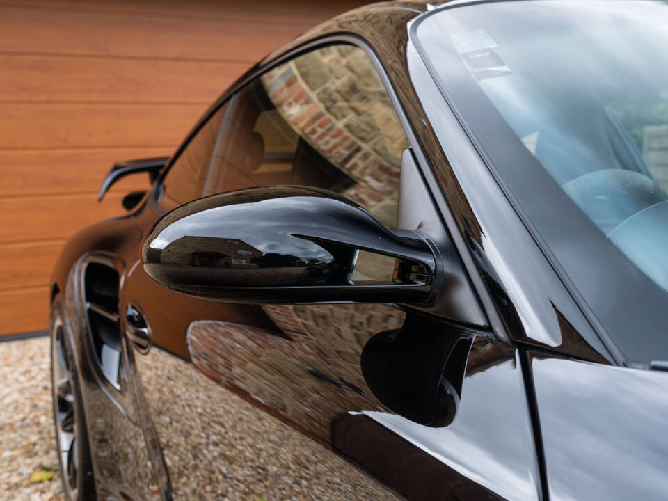Image 17/47 of Porsche 911 GT2 (2009)