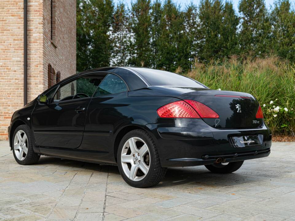 Bild 8/50 von Peugeot 307 CC 2.0i (2004)