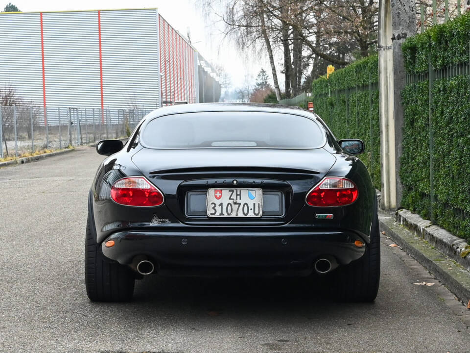 Image 26/51 of Jaguar XKR (2003)