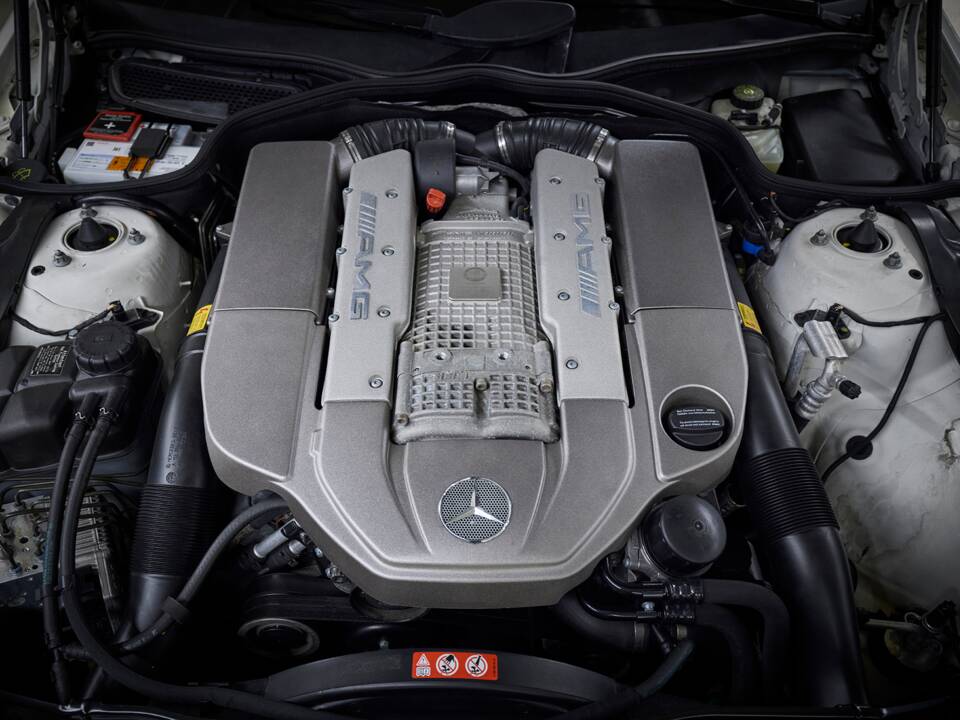 Image 70/99 de Mercedes-Benz SL 55 AMG (2005)