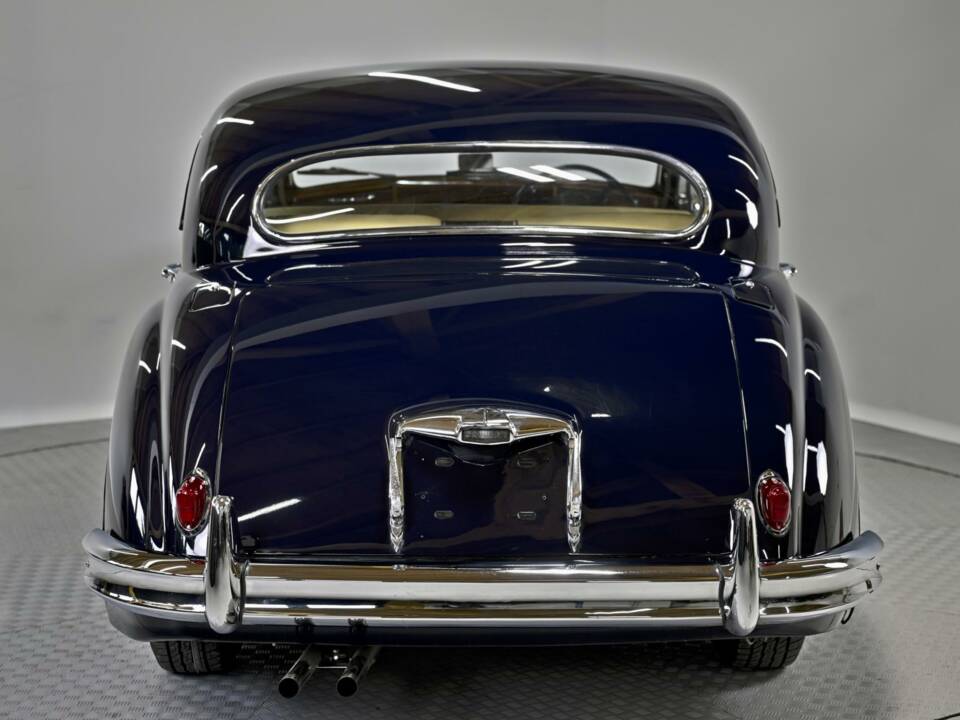 Image 13/50 of Jaguar Mk VIII (1958)