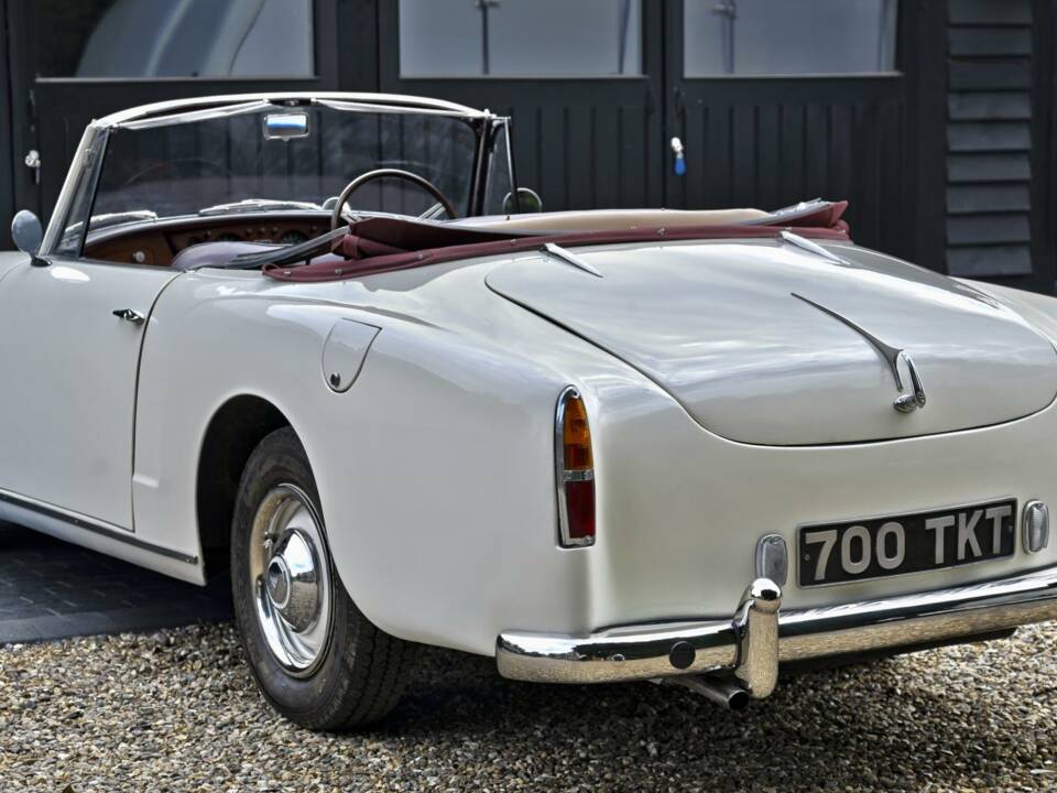 Image 25/50 of Alvis TD 21 (1962)