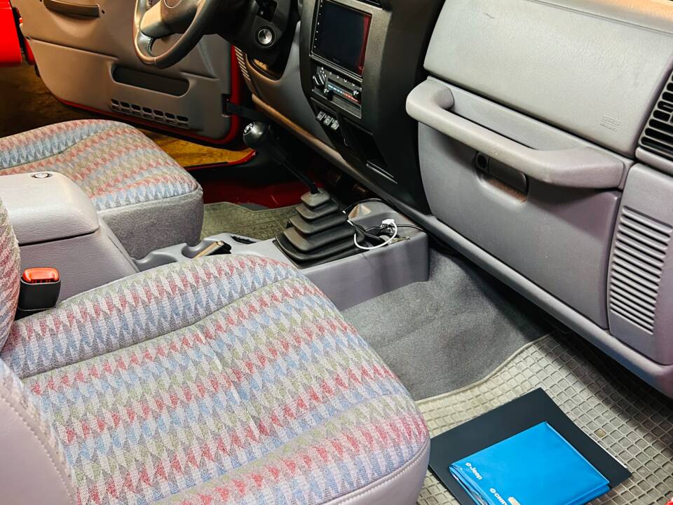 Image 11/28 of Jeep Wrangler Sport Hardtop 2.5 (1998)