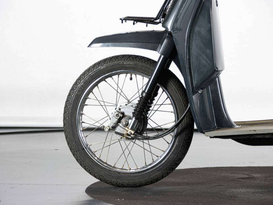 Image 19/44 of Honda SH 50 Fifty (1987)