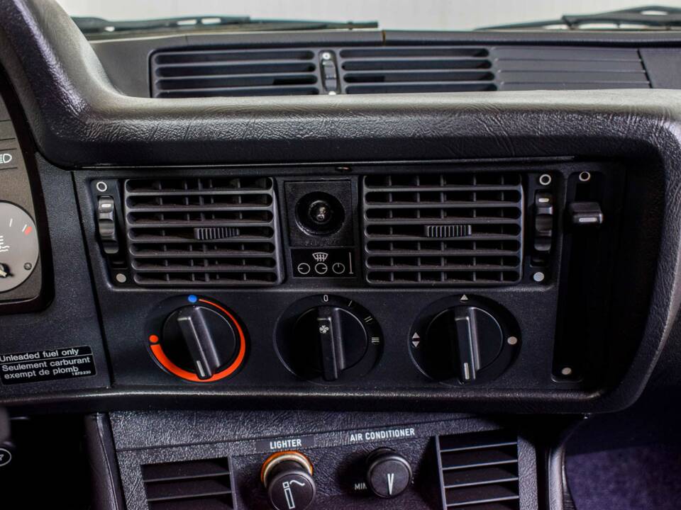 Image 43/50 of BMW 320i (1981)