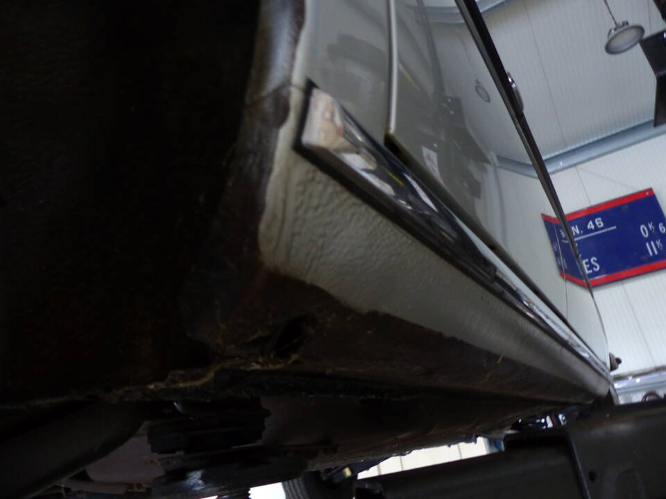 Image 51/63 of Mercedes-Benz 230&#x2F;6 (1974)