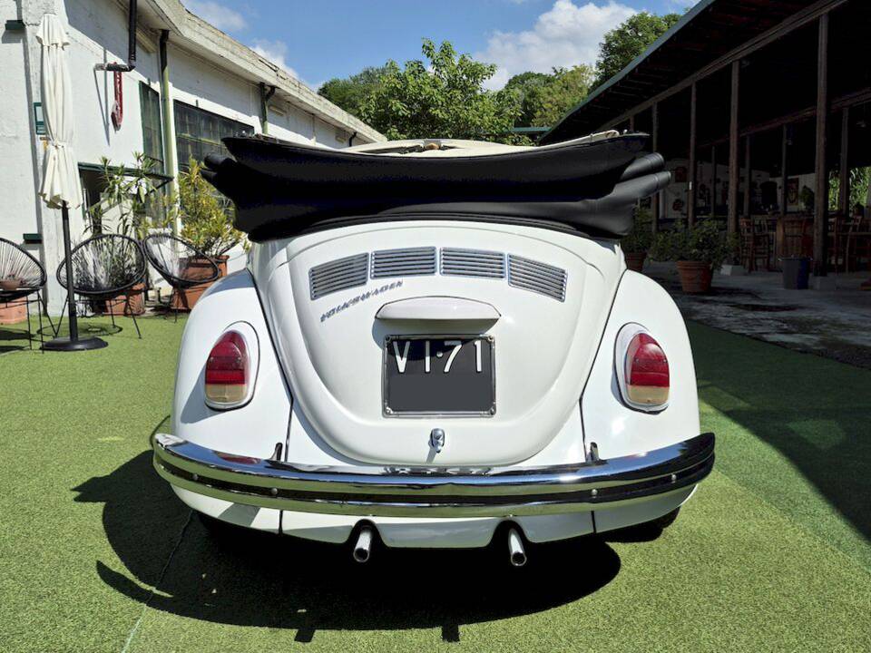 Image 14/73 of Volkswagen Beetle 1300 (1972)