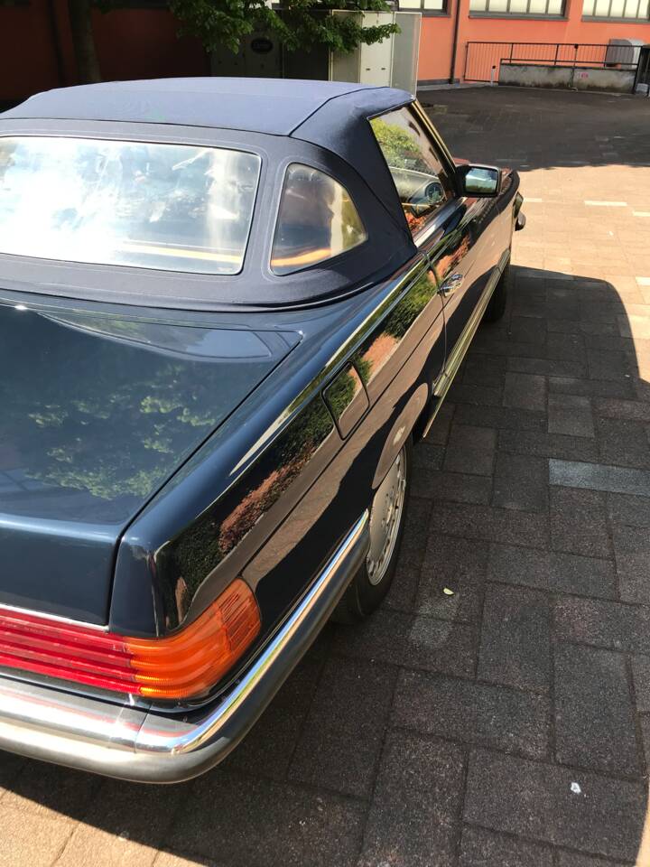Image 3/53 de Mercedes-Benz 380 SL (1988)