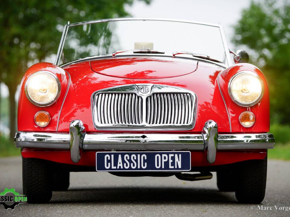 Immagine 2/50 di MG MGA 1600 (1960)