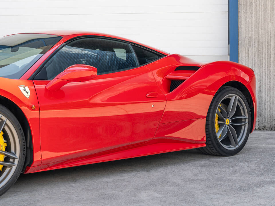 Immagine 12/85 di Ferrari 488 GTB (2015)