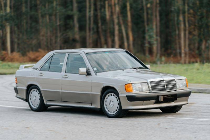 Image 13/69 de Mercedes-Benz 190 E 2.3-16 (1988)