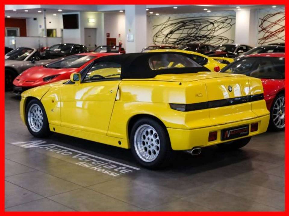 Image 4/15 of Alfa Romeo RZ (1997)