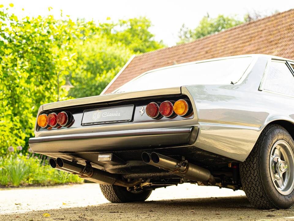 Bild 7/81 von Ferrari 365 GT4 2+2 (1973)