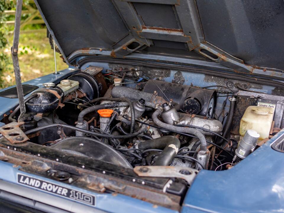 Image 5/50 of Land Rover 110 (1988)