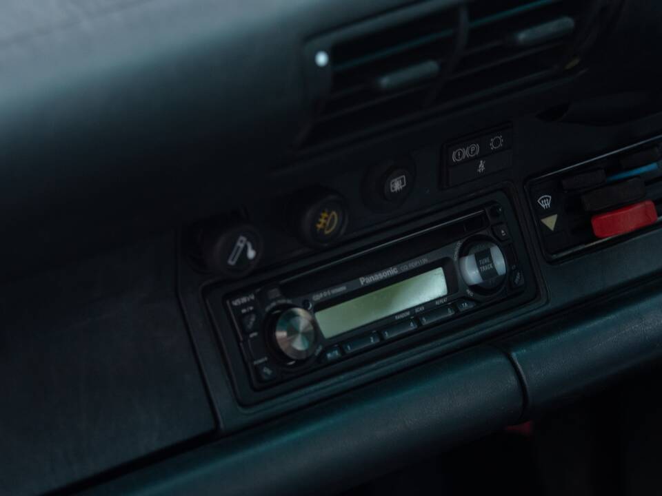 Bild 16/50 von Porsche 911 Carrera 3.2 (1988)