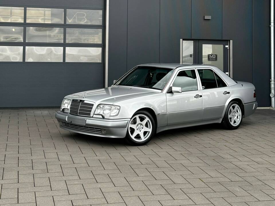 Bild 1/4 von Mercedes-Benz E 500 (1994)