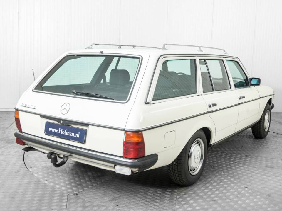 Bild 25/50 von Mercedes-Benz 230 TE (1984)