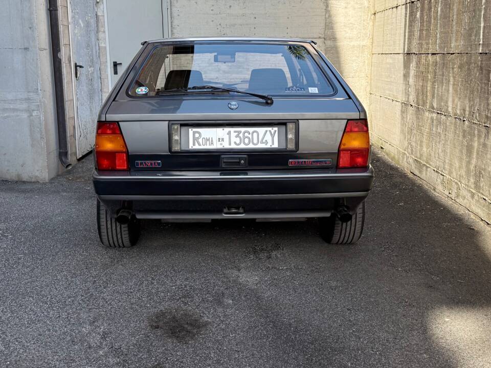 Image 5/35 of Lancia Delta HF Integrale 16V (1990)