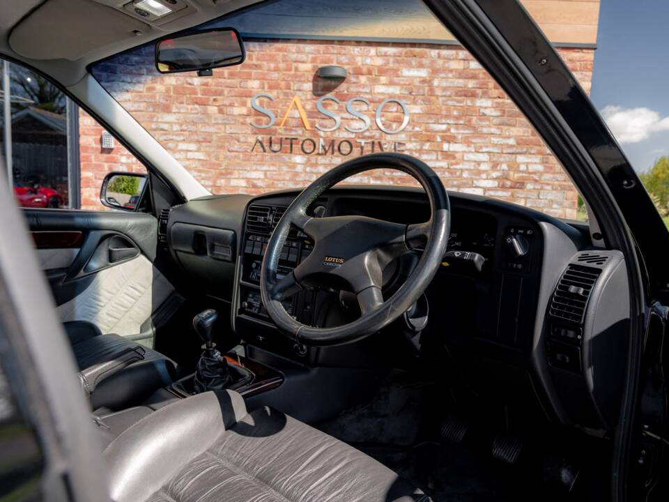 Image 59/75 of Lotus Carlton (1991)