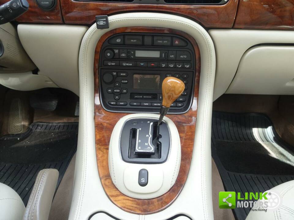 Imagen 16/24 de Jaguar XJ 8 Executive (1999)