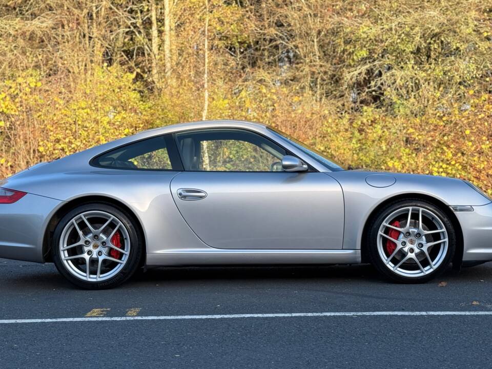 Image 5/25 of Porsche 911 Carrera S (2006)