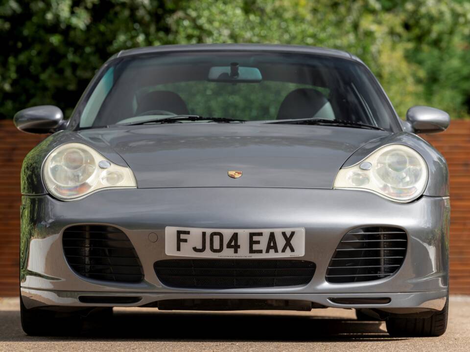 Image 6/23 of Porsche 911 Carrera 4S (2004)