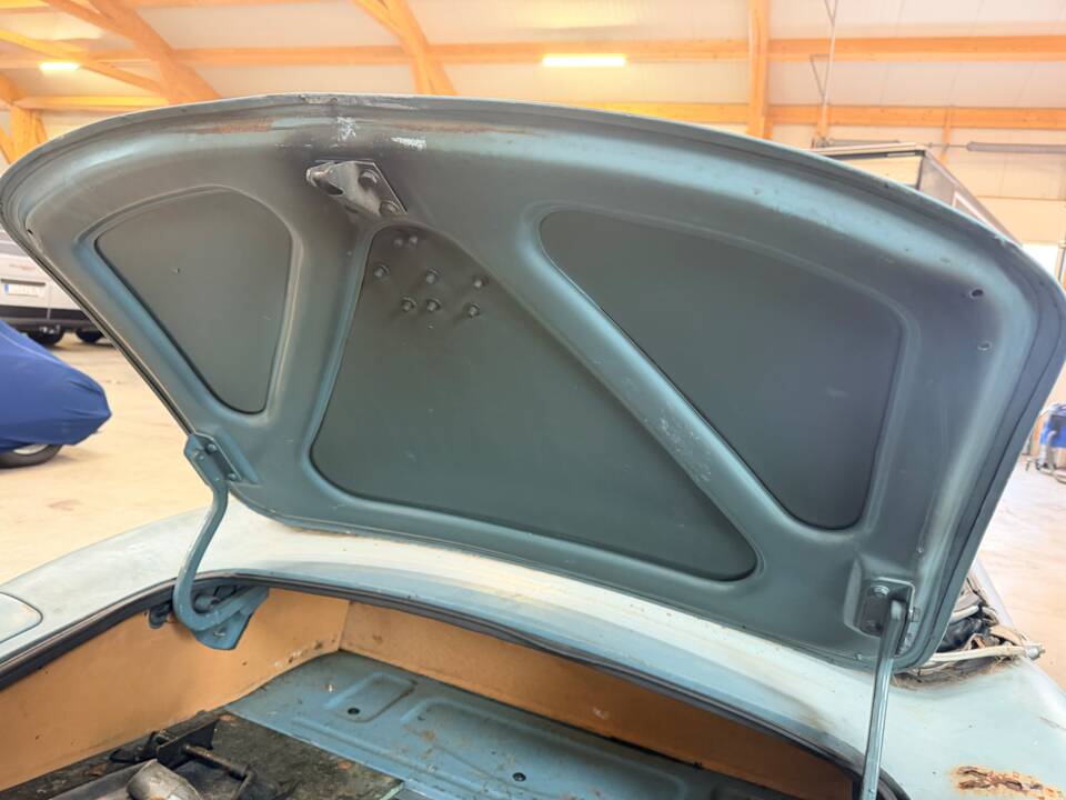 Image 11/53 de Jaguar Type E 4.2 (1967)