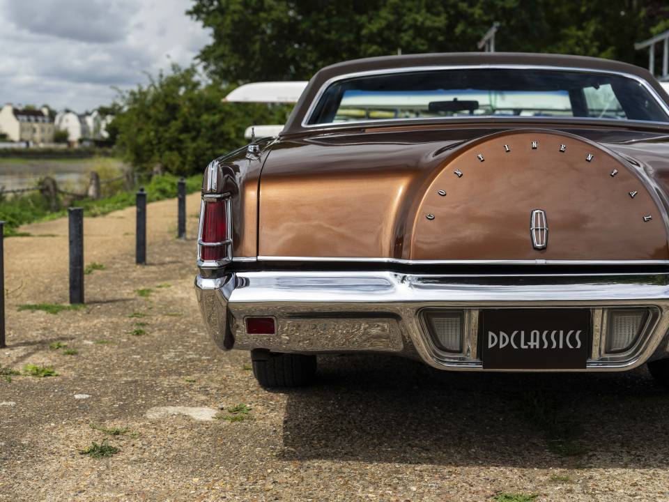 Image 16/37 of Lincoln Continental Mark III Hardtop Coupé (1971)