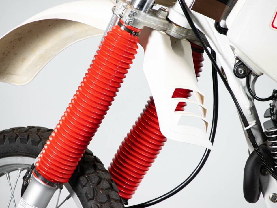 Image 18/50 de Yamaha DUMMY (1986)